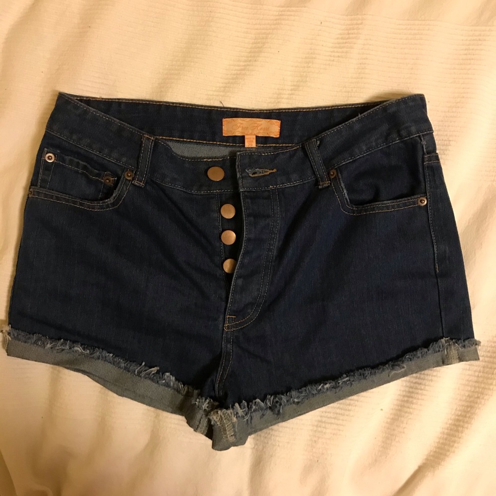 Free Heart button fly frayed jean shorts 29” waist